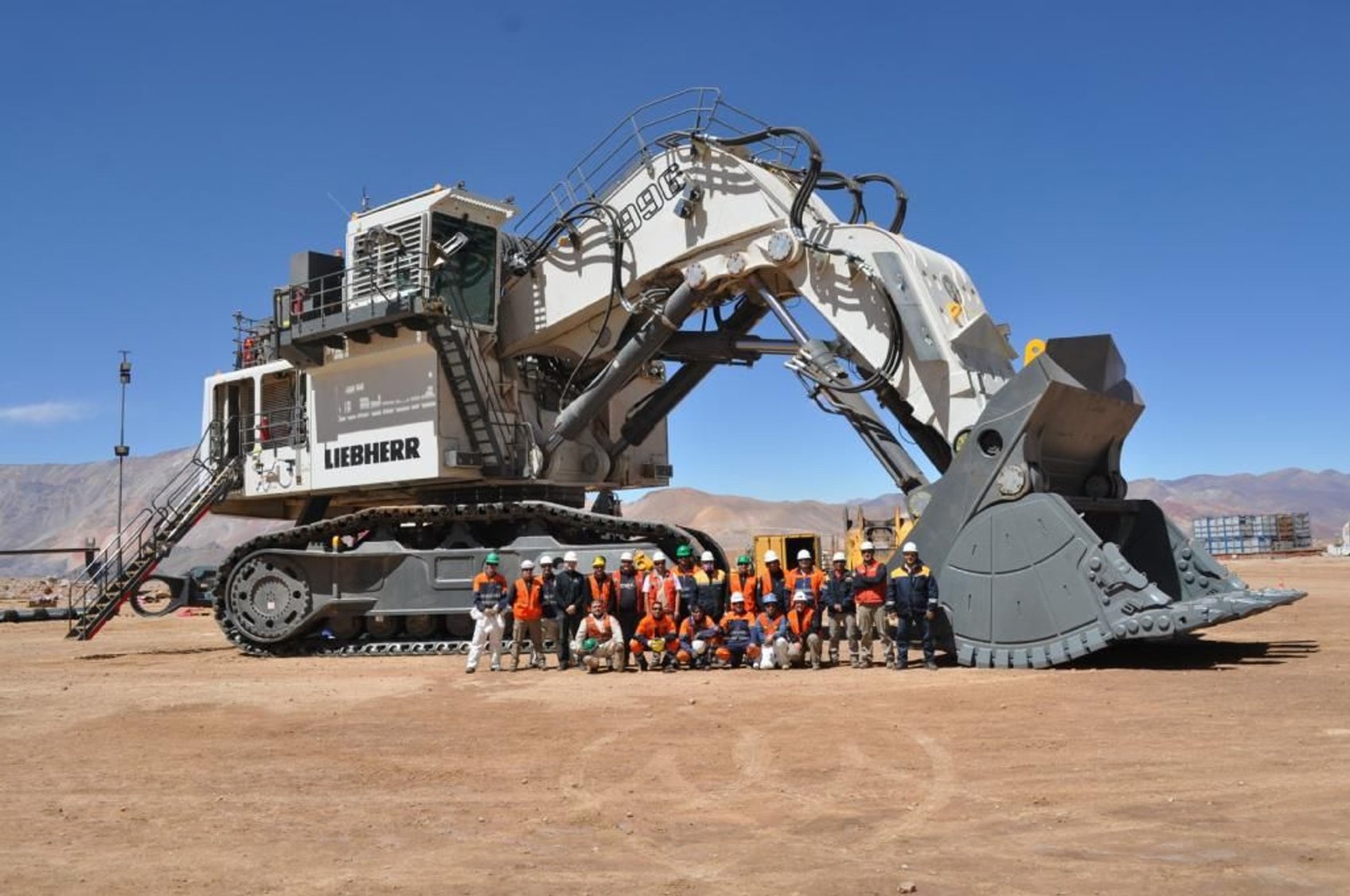 Top 10 Worlds Biggest Mining Excavators Iseekplant